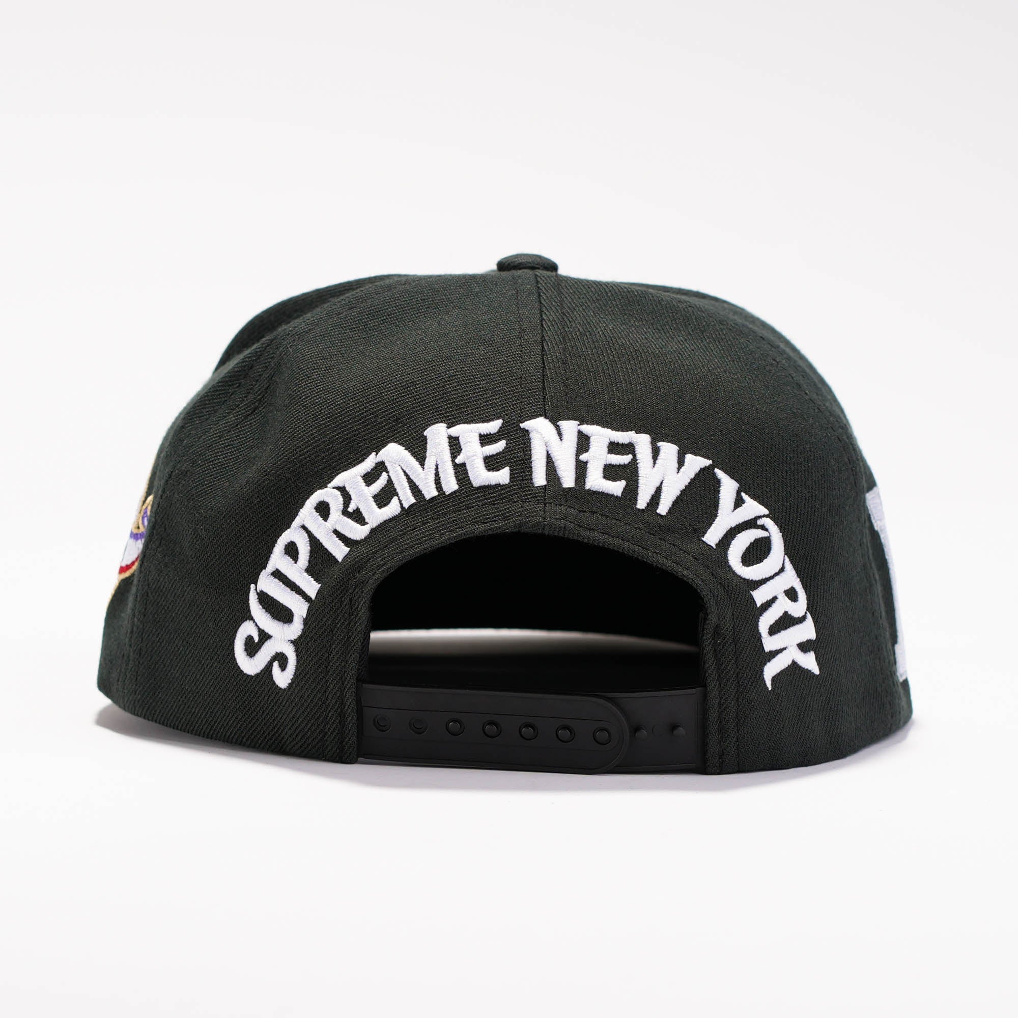 NY supreme negra blanca
