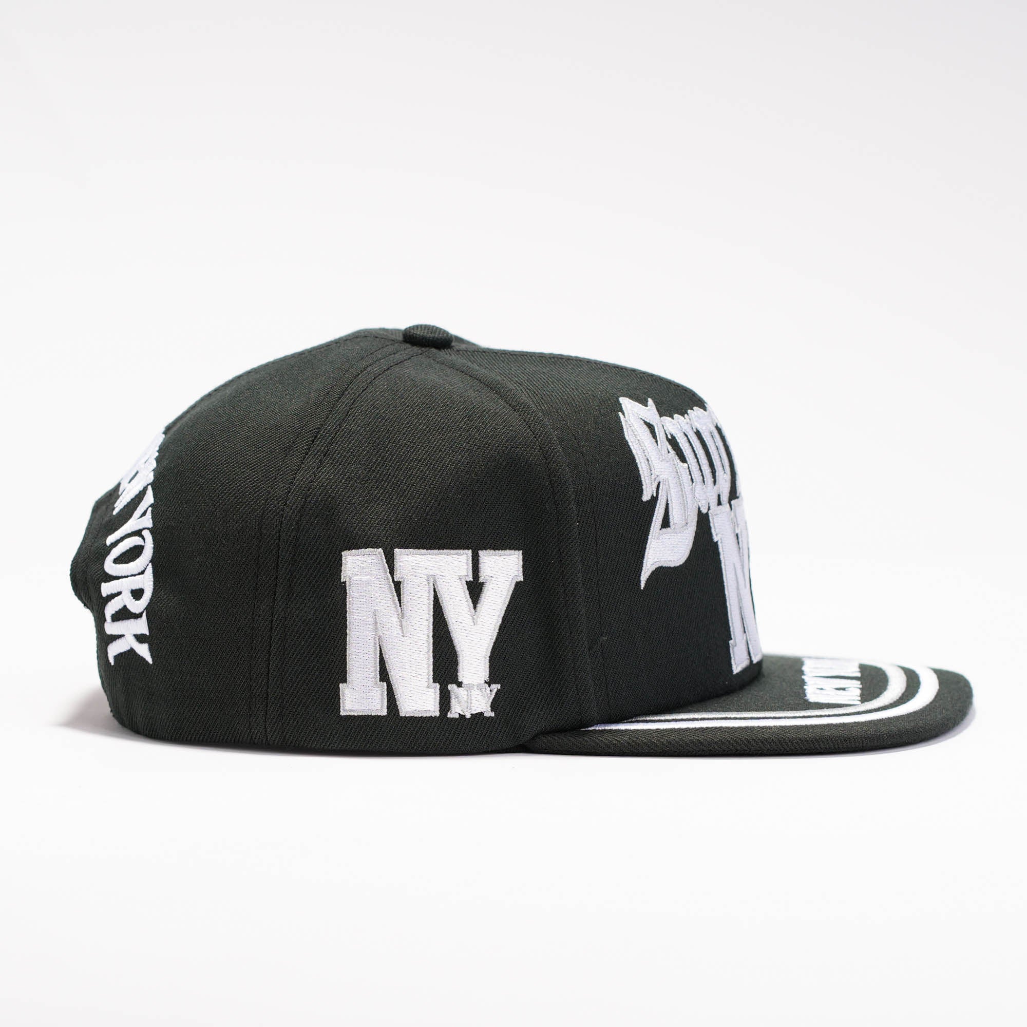 NY supreme negra blanca