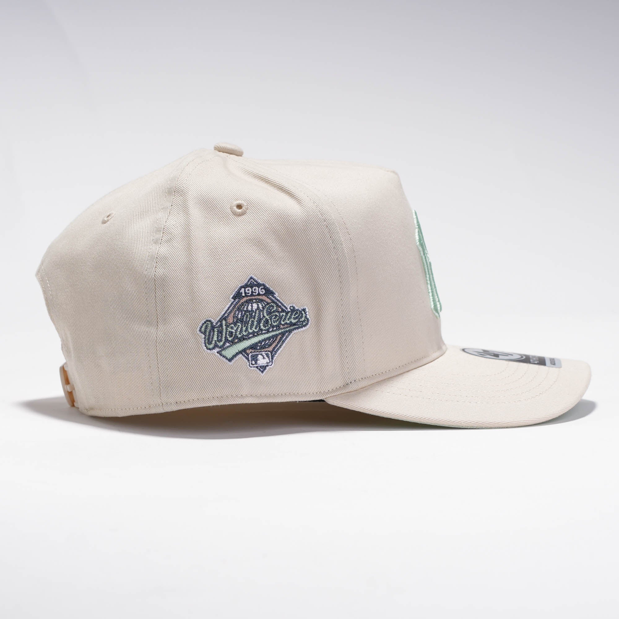 NY Yankees Hitch beige y menta