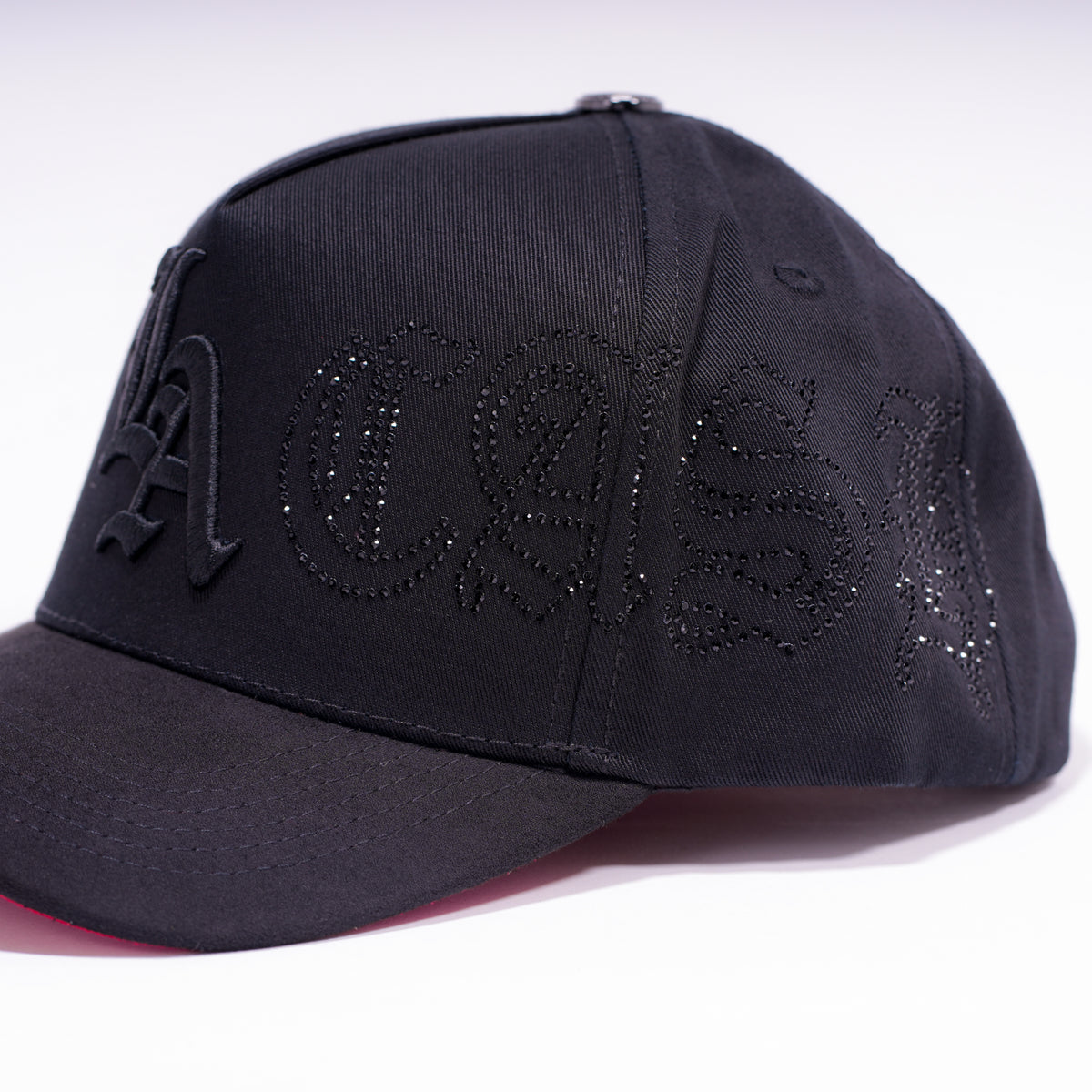 CASH ONLY LA CRYSTALS BLACK AND RED