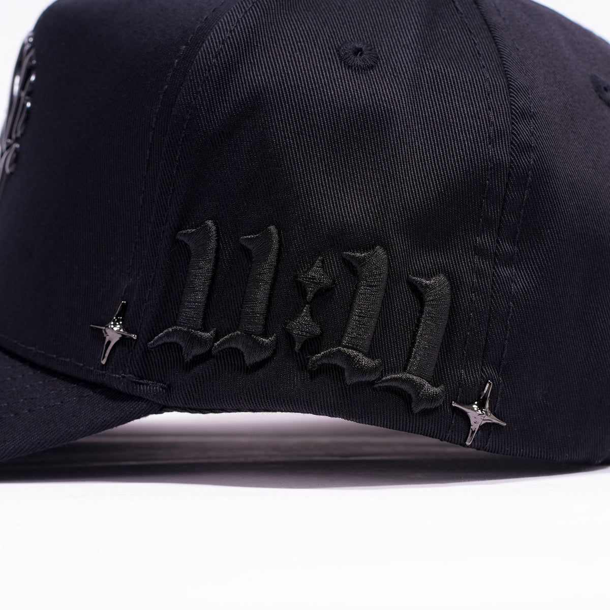 CASH ONLY CHROME BLACK 11:11