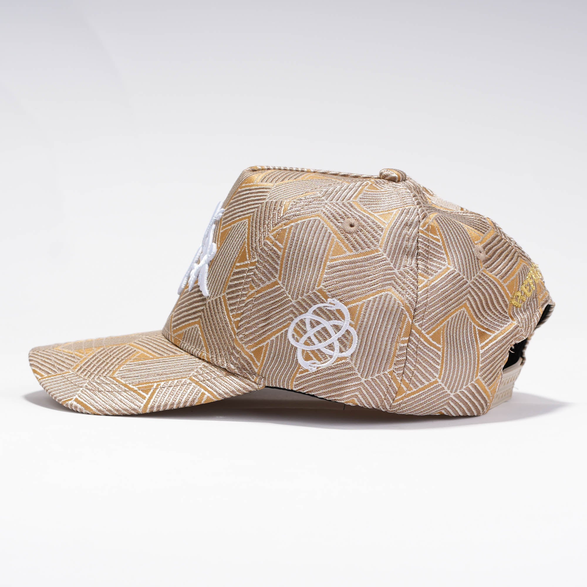 Reference Luxe Gold Geometric
