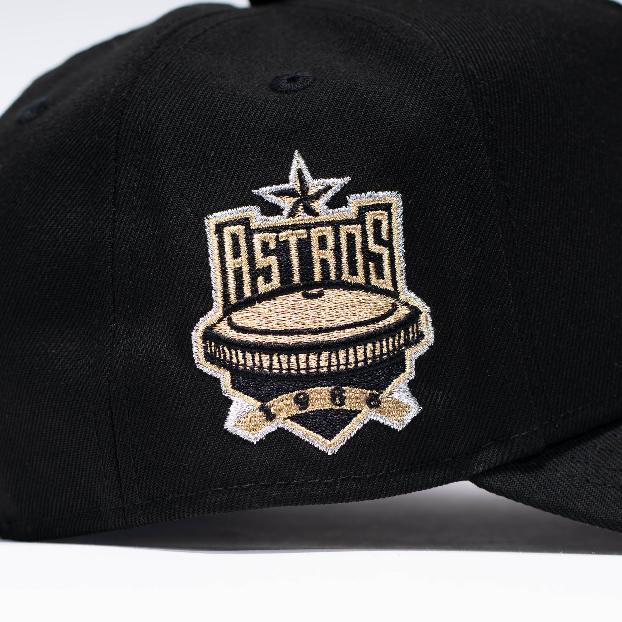 NEW ERA ASTROS DE HOUSTON NEGRO DORADO