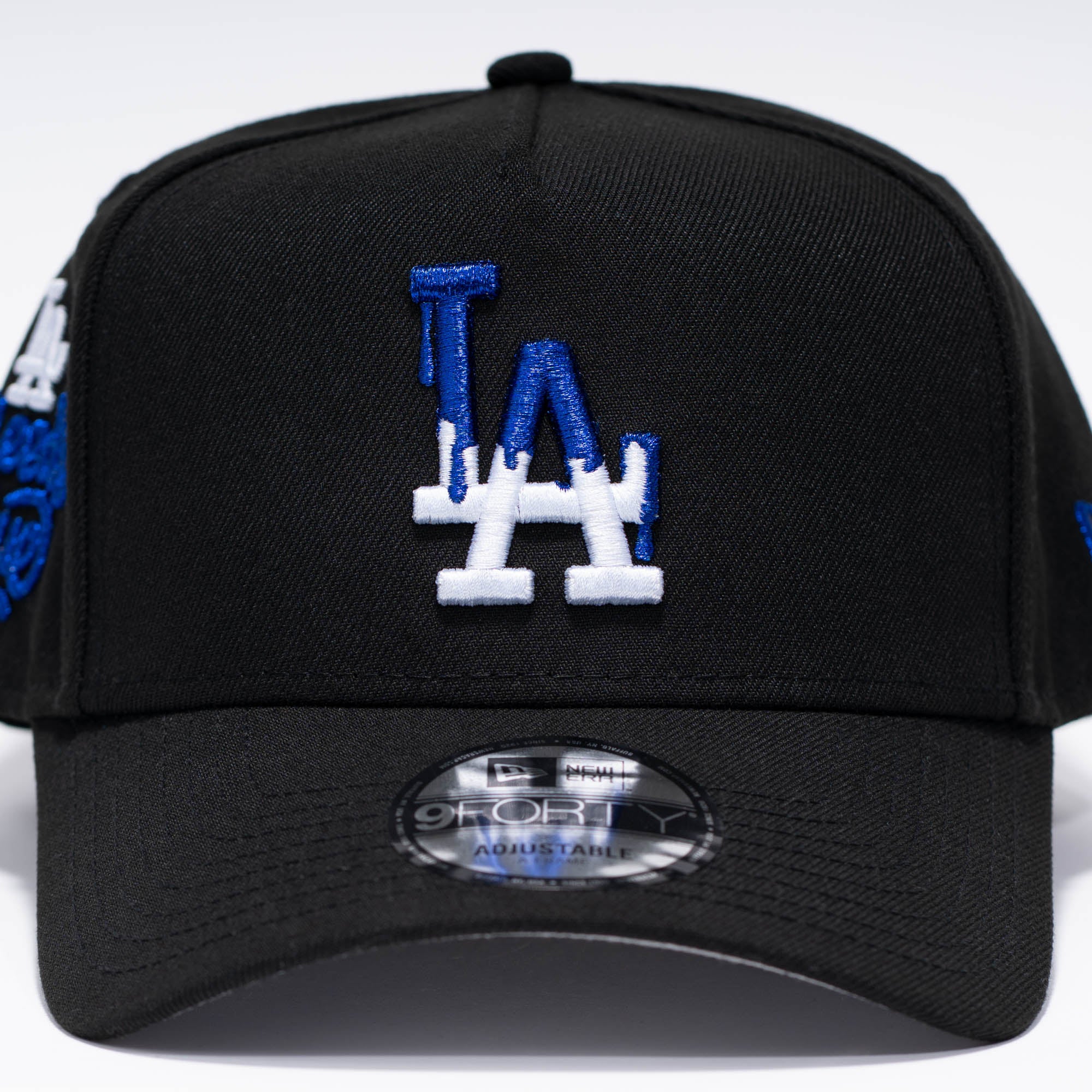 LA DODGERS BLEEDS BLUE